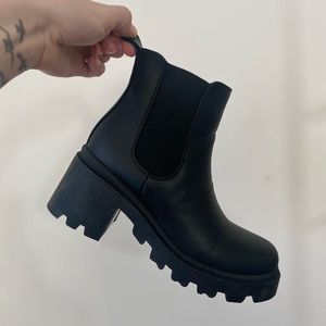 Chunky Chelsea Boots